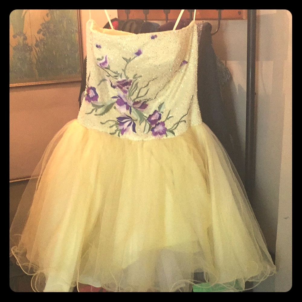 Yellow strapless dress